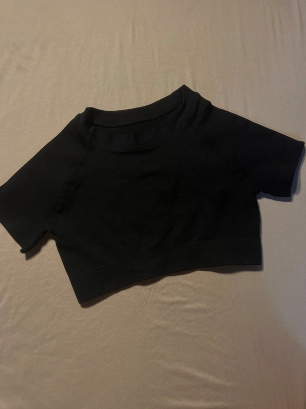 black cropped compression workout shirt